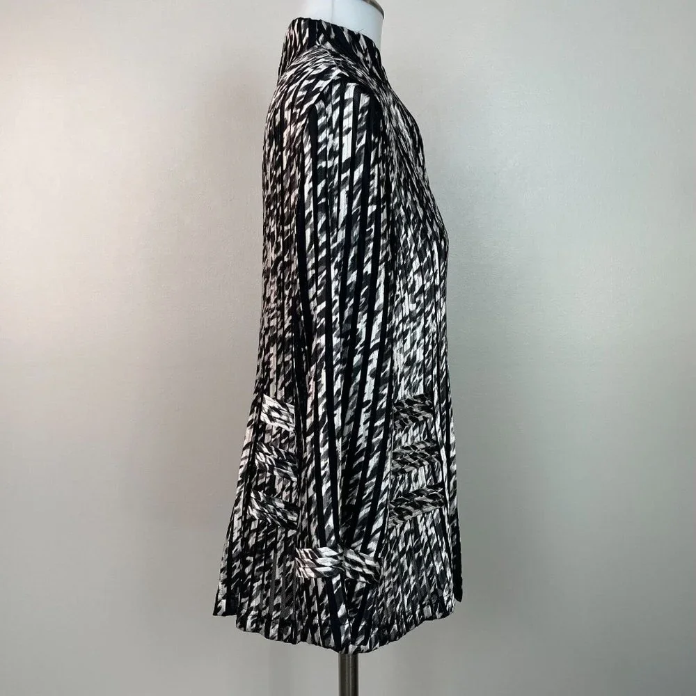 Chico's Jacket 1 Medium Gray Black Shutter Pleated Zip-Front 3/4 Sleeve